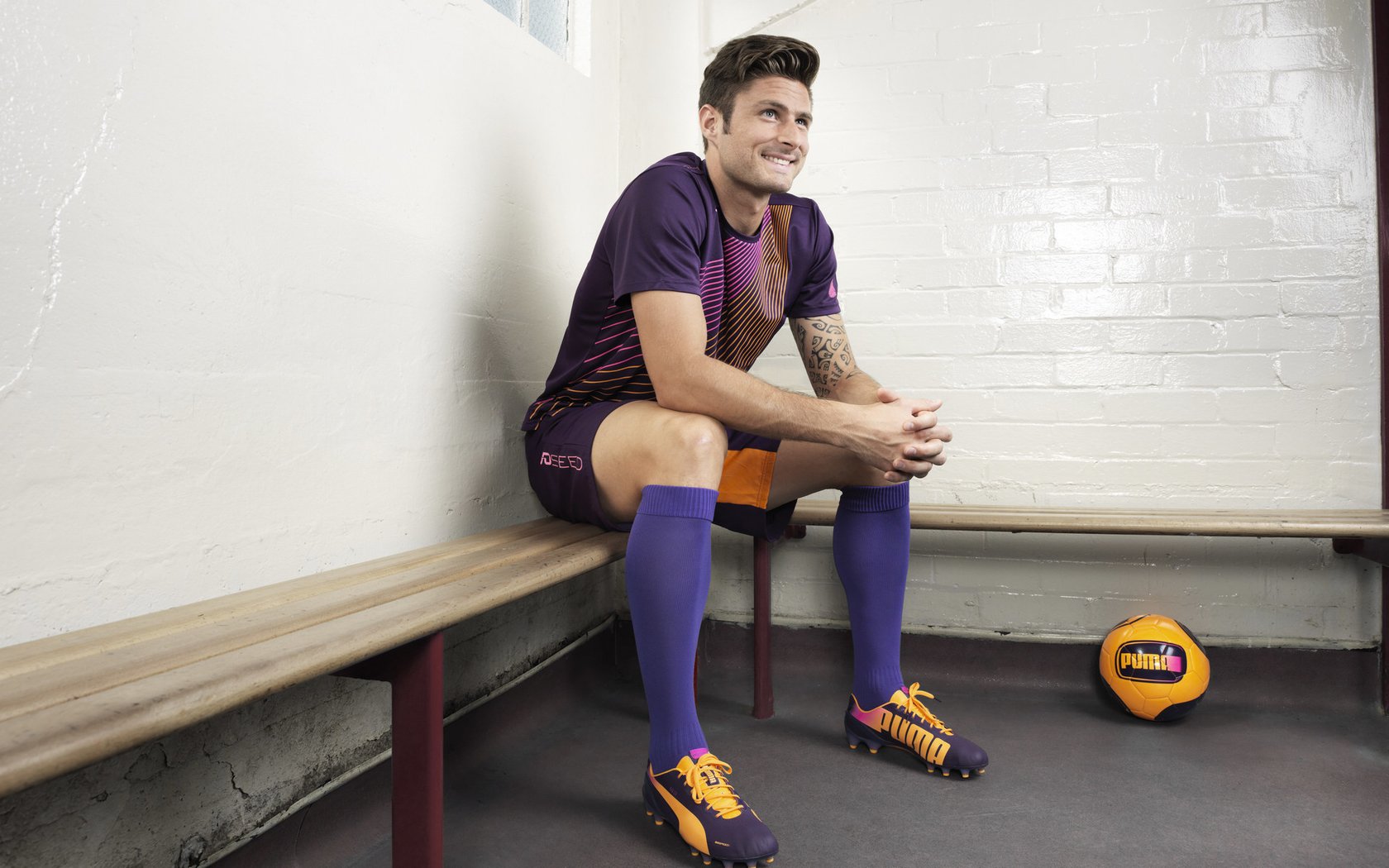 九游官网pc-“中国足球国家队主帅首次公开亮相”，国足主帅是谁